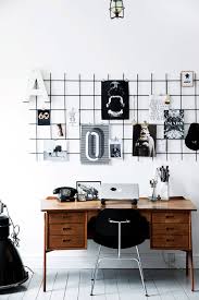Modern living rooms in black and white colors show the amazing combination. Black And White Apartment Design With Lots Of Funny Decor Digsdigs