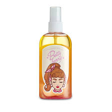 This red hair oil treats all scalp problems including scalp inflammation, hair fall, dandruff and premature graying of the hair. Betty Berry Hair Oil Red Berry Hair Body Oil 100ml Amazon De Beauty