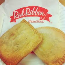 Beef And Chicken Empanada Of Red Ribbon Bakeshop Chicken Empanada Recipe Empanadas Recipe Food