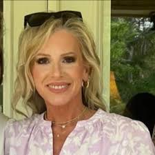 Went to dinner as a girlfriend, left as a fiancé. 😍