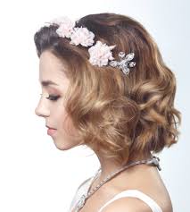 Wie du brautfrisuren halboffen, brautfrisuren mit schleier, brautfrisuren kurze haare, brautfrisuren hochgesteckt. Brautfrisuren Hochzeitsplanung Online Plane Deine Hochzeit Mit Uns