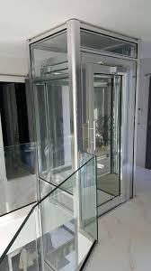 Notre Societe A Effectue La Pose D Un Magnifique Ascenseur Elevateur Prive Pour Maison Et Villa Sur Deux Niveaux Dote D Une Structure En Aluminium Vitree A Si In 2020