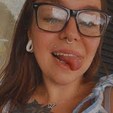 Amanda Beene's Instagram, Twitter & Facebook