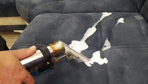 Halıda, koltukta, yatakta ve eldeki kurumuş kan lekelerinin çıkması için bazı basit yöntemler vardır. Suet Koltuk Nasil Temizlenir Suet Koltuk Silme Tarz Kadin