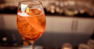 Cuisine Du Monde 15 Recettes Pour Voyager A La Maison En 2020 Spritz Aperol Recette Spritz