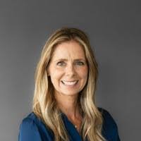 Lisa Bronstein's Instagram, Twitter & Facebook