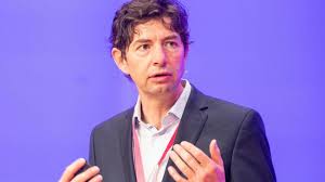 Die gutachten des scharlatans drosten entbehren jeder grundlage. Drosten Rauchermann Has Thousands Of Fans Also Abroad Teller Report