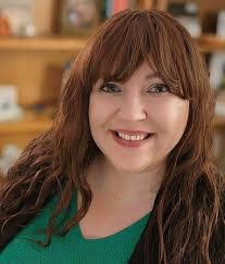 Heather Reis's Instagram, Twitter & Facebook