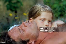 Rendezvous With Daniel Biasini And His Daughter Sarah On Holiday In... News  Photo