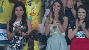 They look so cute together and. Ipl 2018 Csk Vs Rcb Anushka Sharma Vs Sakshi Dhoni Watch Reaction Of Wags à¤µà¤¨à¤ à¤¡ à¤¯ à¤¹ à¤¦ Video Dailymotion