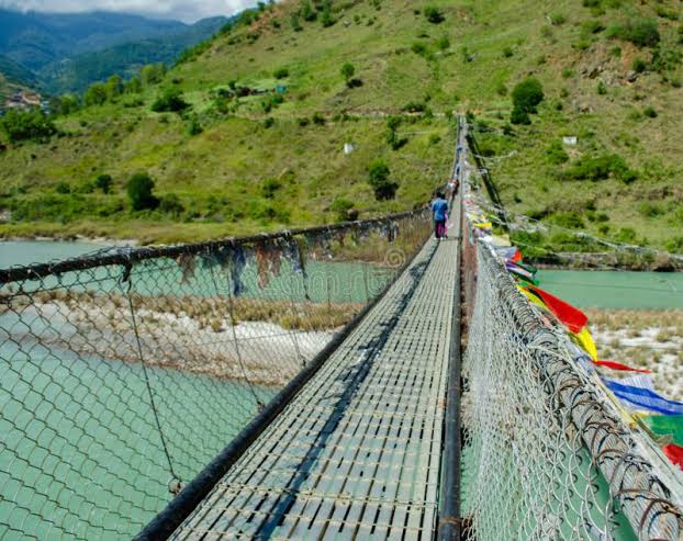Ponte Suspensa de Punakha e Campos em Terraços