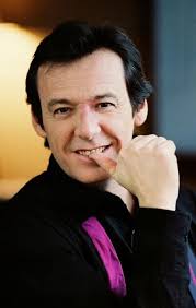 Un succès aussi rayonnant amène forcément à se poser des questions sur le parcours qui se cache derrière un tel. Jean Luc Reichmann Biographie Et Filmographie