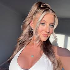 Scarlet Daniels's Instagram, Twitter & Facebook