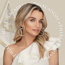 Laura Ciordas (@laura_c_official) • Instagram photos and videos