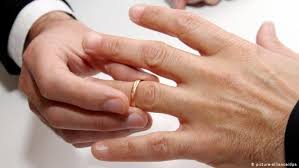 Alegeri europarlamentare 2019 buletin de vot sau poate nu. Inainte De Referendum Romania Se CeartÄƒ Pe Tema CÄƒsÄƒtoriei Intre Persoane De AcelaÈ™i Sex Romania Dw 04 10 2018