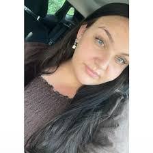 Lynette Barlow's Instagram, Twitter & Facebook