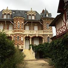 Houlgate Et Ses Splendides Villas Normandie Normandietourisme Tourist Discover Houlgate Calvados Unlimited Architecture Balneaire Le Manoir Architecture