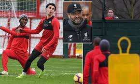 Check out his latest detailed stats including goals, assists, strengths & weaknesses and match ratings. Jurgen Klopp Casts His Eyes Over Liverpool Youngster Curtis Jones Daily Mail Online