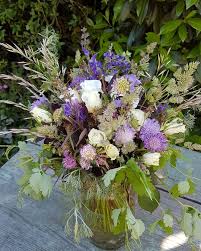 Parcourez notre sélection de bouquet de fleurs sauvages : Bouquet Roses Blanches Fleurs De Champs Rose Bouquet Floral Wreath Bouquet
