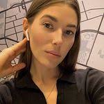 Clementine Brooks's Instagram, Twitter & Facebook