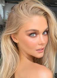 Warm skins should be enhanced by foundation with a yellow base, and cheeks/lips work best in brown, coral or. Gorgeous Neutral Makeup Ideas For Any Occasion In 2020 Blonde Hair Makeup Natural Makeup For Blondes Blonde Hair Green Eyes