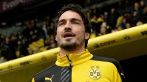 Christoph metzelder will alle öffentlichen auszeichnungen zurückgeben. Metzelder Hummels Must Endure Dortmund Anger Fourfourtwo