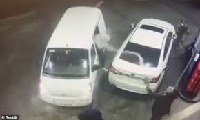 Isi minyak sebelah malam, apabila cuaca sudah sejuk. Kena Siram Petrol Padah Nak Rompak Orang Isi Minyak