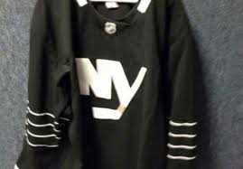 However, it did not prevent the team from calling themselves islanders and to exploit the wordmark. New York Islanders Jersey Leaked