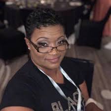 Pamela Smiley-face (@Pcanpi8567)