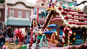 A Christmas Fantasy Parade Disneyland Christmas Parade Floats Christmas Fun Christmas Parade