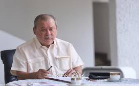 Tapi nggak menutup kemungkinan kalau suara pelan nan lembutmu itu adalah turunan. Bernama Sultan Johor Minta Rakyat Berhati Hati Susulan Cuaca Tidak Menentu