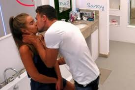 Should Love Island Couple Georgia And Sam Be Removed For Kissing Hours After Dumping Each Other London Evening Standard Evening Standard