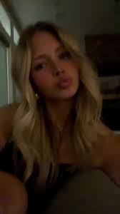 Sydney Jacobs's Instagram, Twitter & Facebook