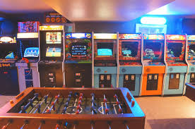 Los videojuegos de los 80 no se limitaron a las galerías locales, ya que varias empresas ofrecían a jugadores la comodidad de disfrutar de los 5 mejores videojuegos de los años 80. Salones Arcade En Los Anos 80 90 Videojuegos Steemit