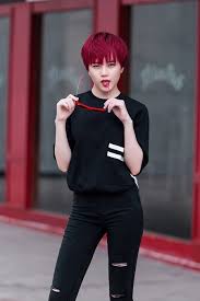 Dù còn trẻ nhưng cô nàng này đã đoạt được khá nhiều những giải. Tiá»ƒu Sá»­ Ca SÄ© Thiá»u Báº£o Tram