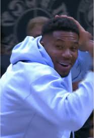 DAME ON FIRE WITH 35 POINTS IN THE FIRST HALF. ⌚️🔥 #dametime