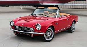 Italian design house pininfarina penned the original 124 spider, and fiat has wisely chosen to crib some of the styling. Classic Fiat 124 Spider Ev Conversion Has Manual Transmission 89 995 Base Price Carscoops