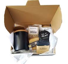 'hug in a box' gift hampers that you can send through the post to surprise someone and show you care. Mia And Talbot Hand Poured Soy Candles And Gift Hampers