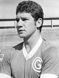 Treze anos sem o meia Capelozza