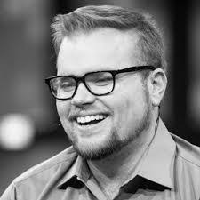 Stephen Edmond's Instagram, Twitter & Facebook