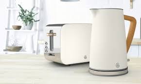 Up To 24 Off Swan Nordic Kettle And Toaster Groupon Kettle And Toaster Kettle And Toaster Set White Kettle