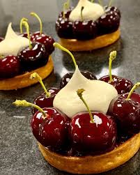 Francois Perret On Instagram Juste Une Tarte Quelques Cerises Et Un Peu De Creme Bref Une Tarte Aux Cerises A Deguster A Partir De Demain Au Bar Vendome
