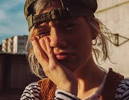 Nanda Schwarz Projects :: Photos, videos, logos, illustrations and branding  :: Behance