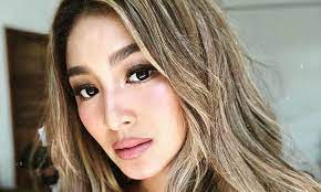 Nadine lustre is a filipino actress, singer and model. Nadine Lustre Age Bio Wiki Height Boyfriend Net Worth Facts