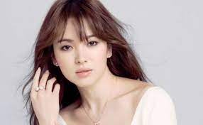 Born on november 22, 1981, she began her career as a model after winning the sunkyung smart model contest in 1996 when she was 14 years old. Get Closer To Song Hye Kyo Height Age Net Worth Husband And Biodata