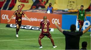 Game of the stick' (ipa: Confira O Jogo Entre Sport E Athletio Pr Nas Lentes Da Jc Imagem