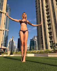 Model сотрудничество +38(097)403 30 33 юля. Chtoby Grud Ne Hudela Nikityuk V Otkrovennom Bikini Pozdravila Fanatok Stars Glavred
