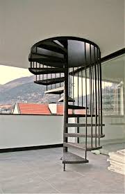 12 stufen + 1 podest aus 40 mm massiver buche. Spindeltreppen Fur Innen Und Aussen Verzinkt Und Lackiert