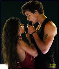The duo previously collaborated on november 2015's i know what you did last summer, which was featured on shawn's handwritten revisited. Shawn Mendes Camila Cabello Heat Up Amas 2019 With Senorita Performance Video Photo 4393400 2019 American Music Awards American Music Awards Camila Cabello Shawn Mendes Pictures Just Jared