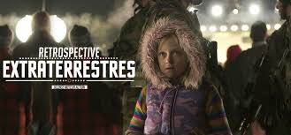 Ray ferrier est un docker divorcé et un père rien moins que parfait, qui n'entretient plus que des relations épisodiques avec son fils robbie, 17 ans, et sa fille rachel, 11 ans. Retrospective Extraterrestres La Guerre Des Mondes 2005 Silence Moteur Action